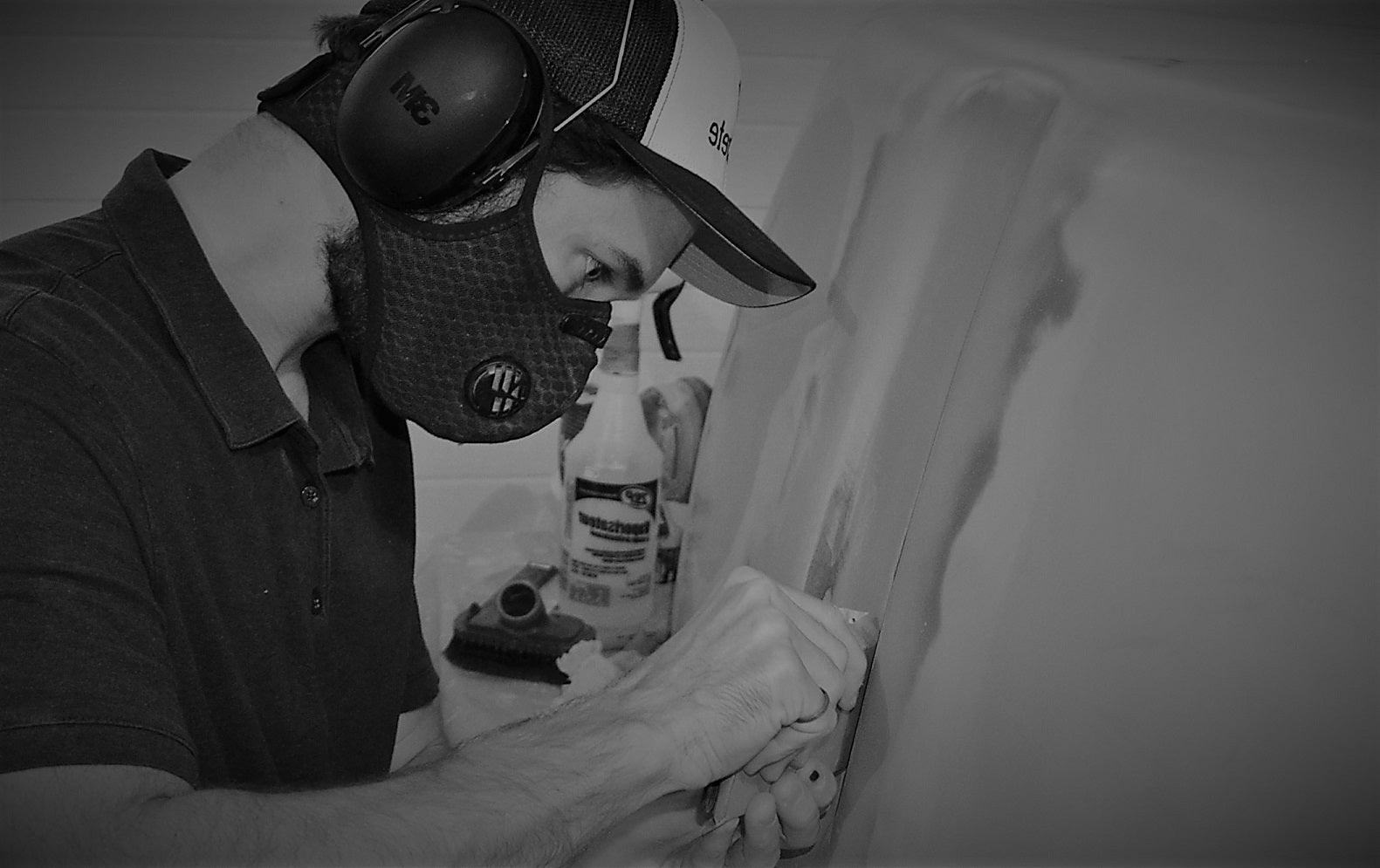 
                      SpaCrete craftsman sanding concrete mold
                     